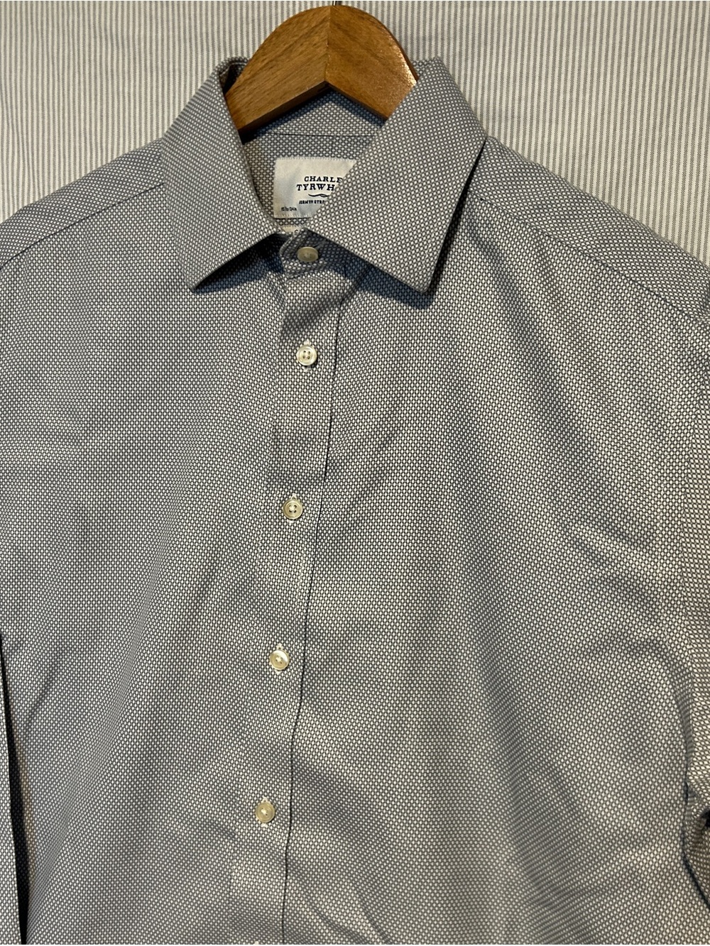 Charles Tyrwhitt Men's Light Gray Micro-Pattern Dress Shirt